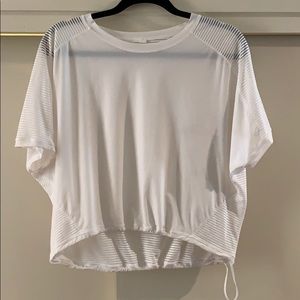 Lululemon lightweight crop top